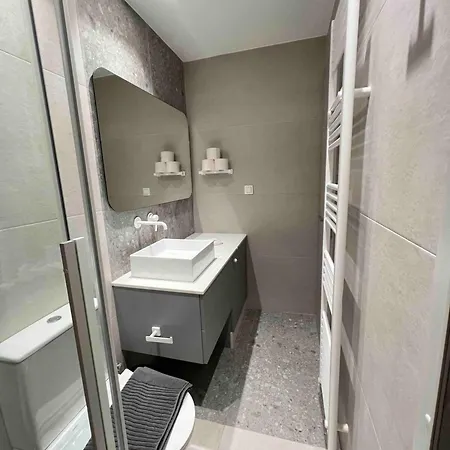 Embassy - I1 Apartment *